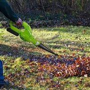 Best 5 Lightweight Leaf Blowers On The Market In 2022 Reviews