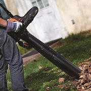 Best 5 Handheld Leaf Vacuums & Blowers To Buy In 2022 Reviews